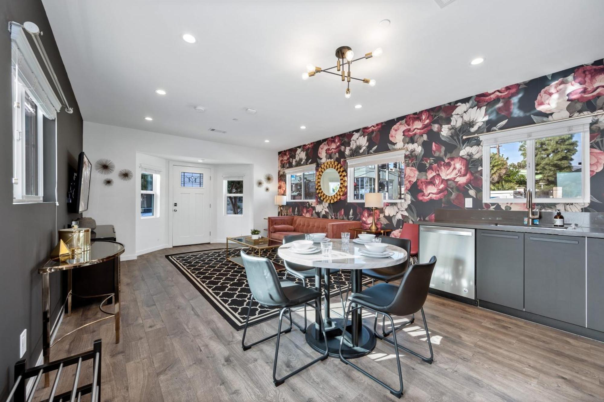 Art Deco By Avantstay 1920S Remodeled Bungalow Open Layout Courtyard Los Ángeles Exterior foto